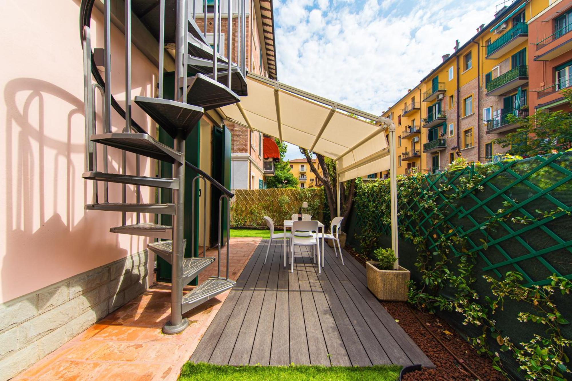 Urban Cottage Free Parking - Private Garden Болонья Экстерьер фото